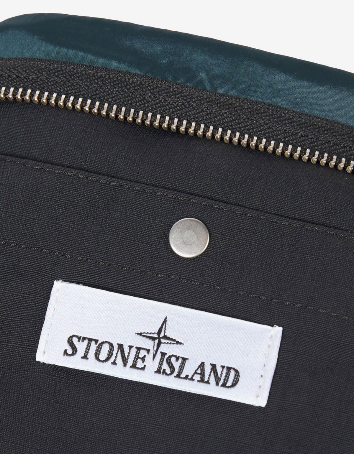 Stone Island Teal Green Nylon Metal Pouch Bag K2S159200015 V0057