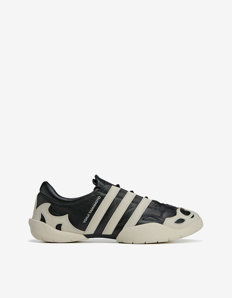 Y-3 Black Regu 2002 Trainers JR3600