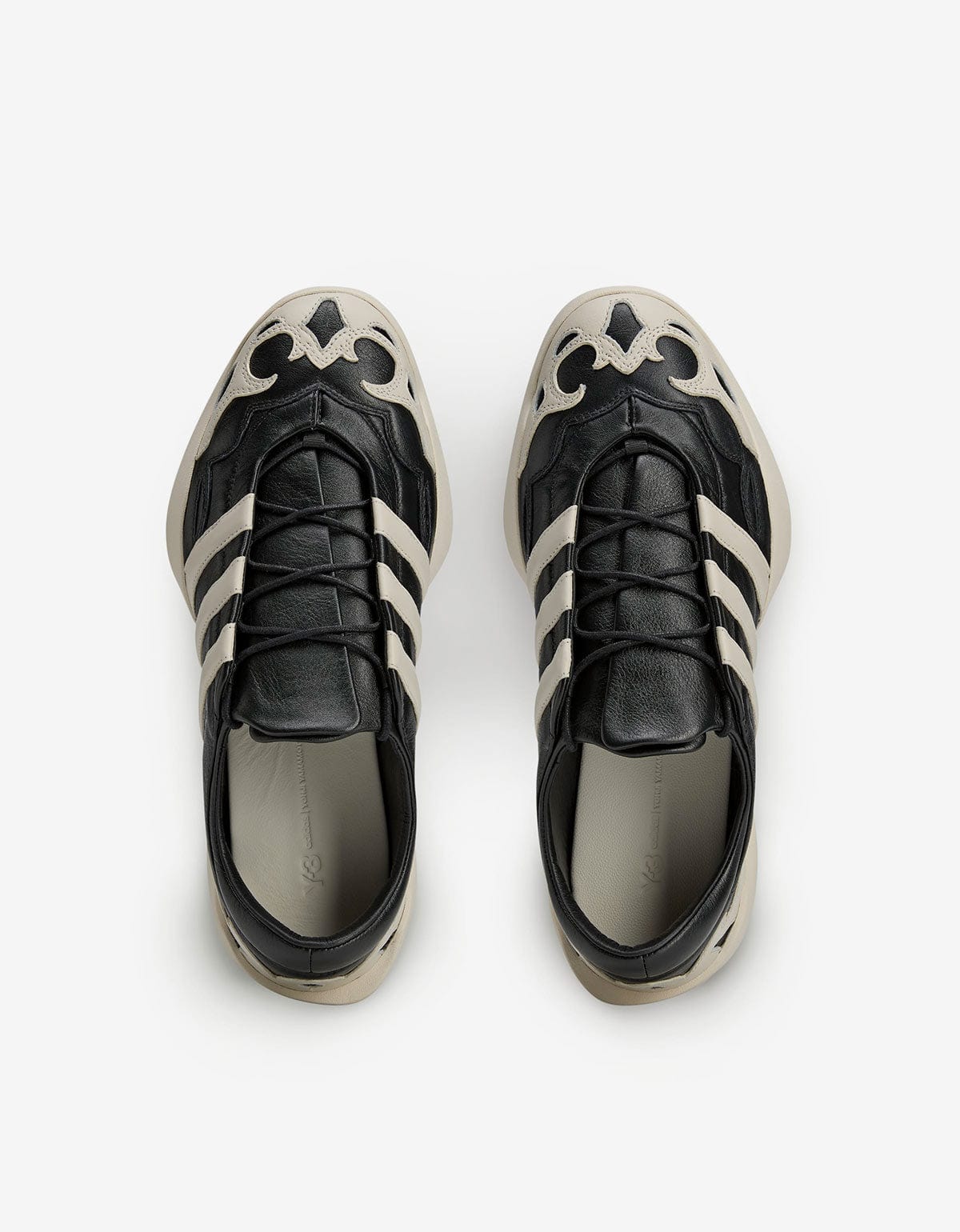 Y-3 Black Regu 2002 Trainers JR3600