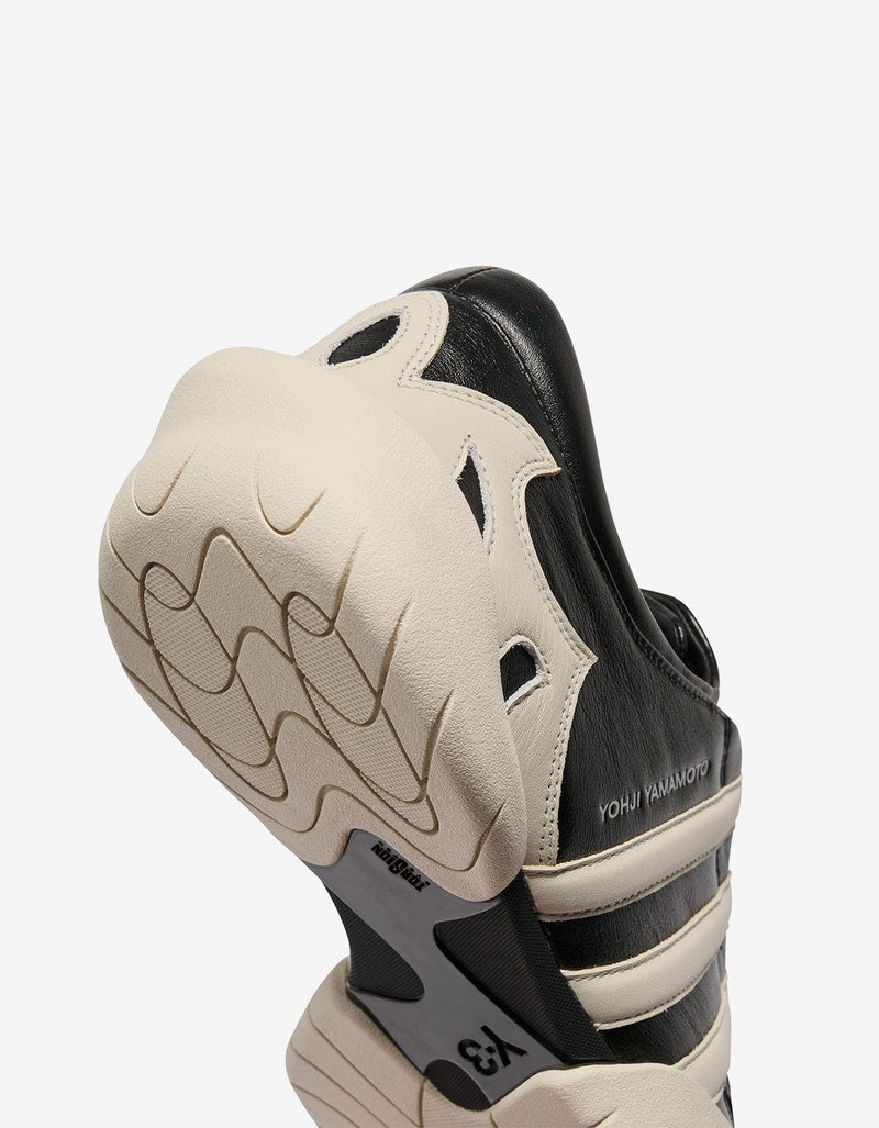 Y-3 Black Regu 2002 Trainers JR3600