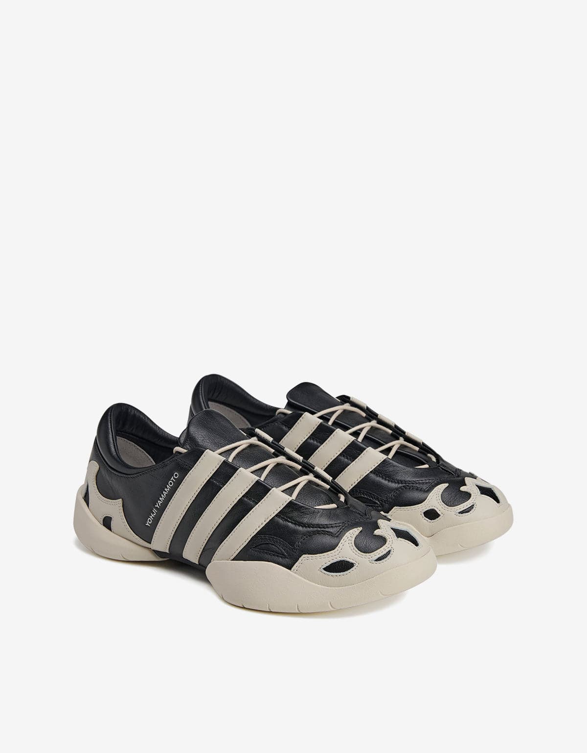Y-3 Black Regu 2002 Trainers JR3600
