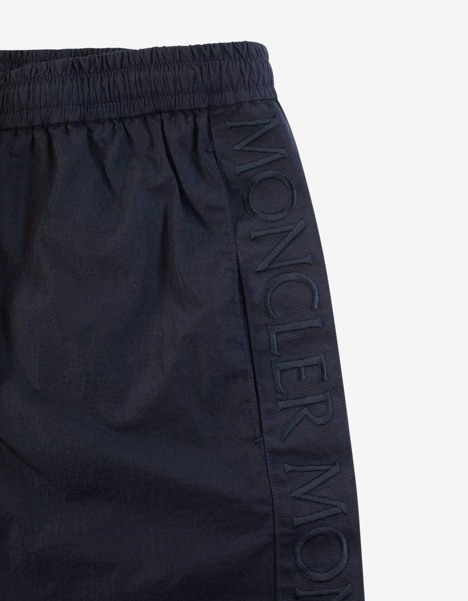 ショートパンツ Moncler Embroidered Bermuda Shorts With Scalloped Edges Moncler Genius - 3 Moncler x Mercedes-Benz by Nigo - Nylon