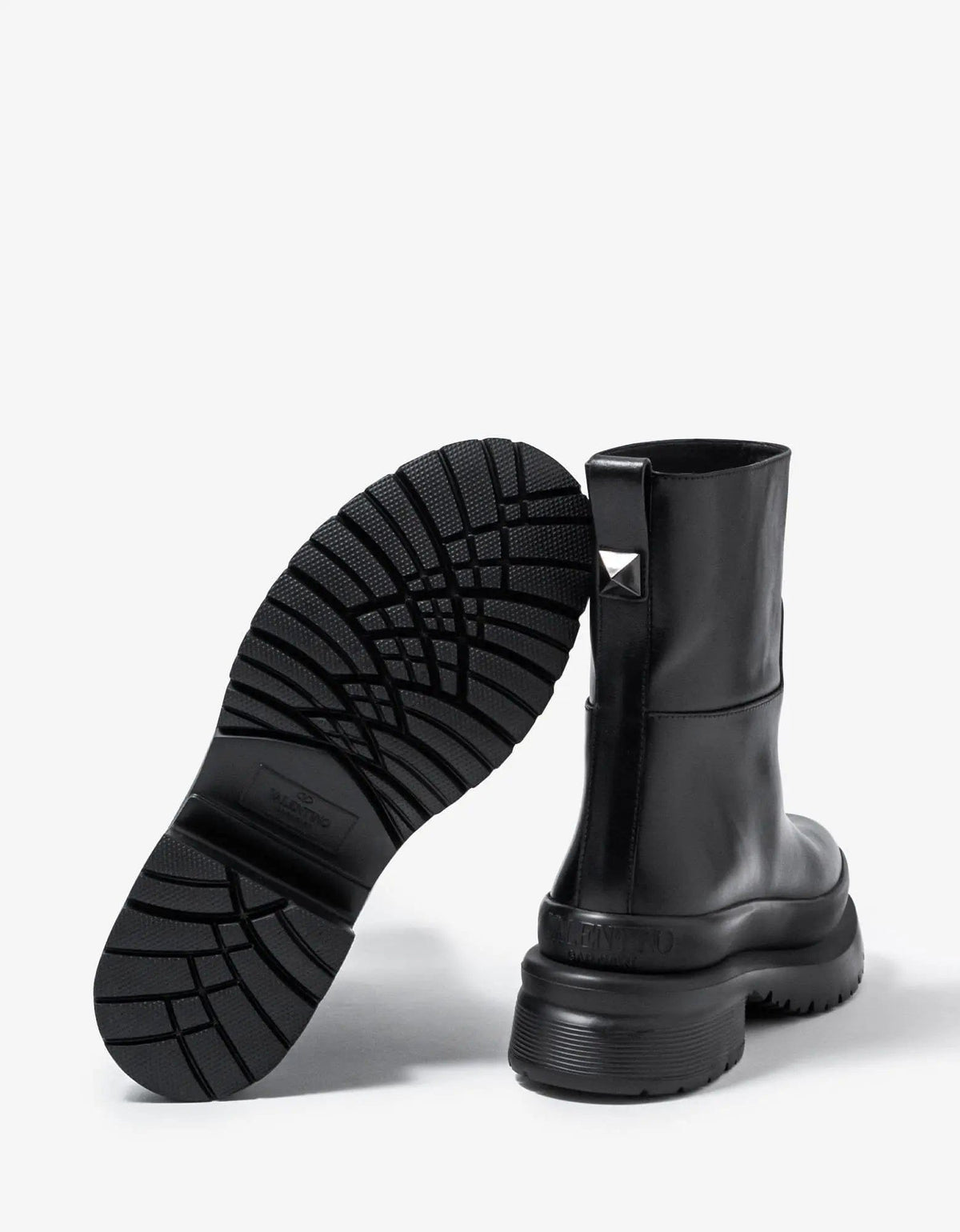 Valentino Black Roman Stud Leather Chelsea Boots – Zoo Fashions Valentino Black Roman Stud Leather Chelsea Boots – Zoo Fashions