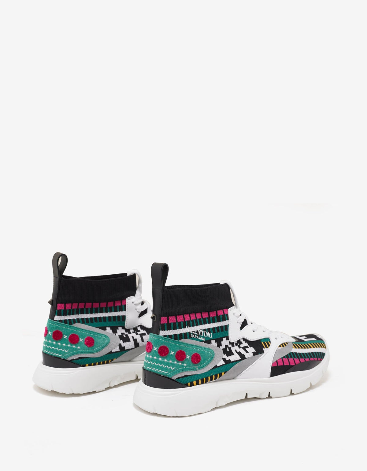 hoe valt valentino sneakers