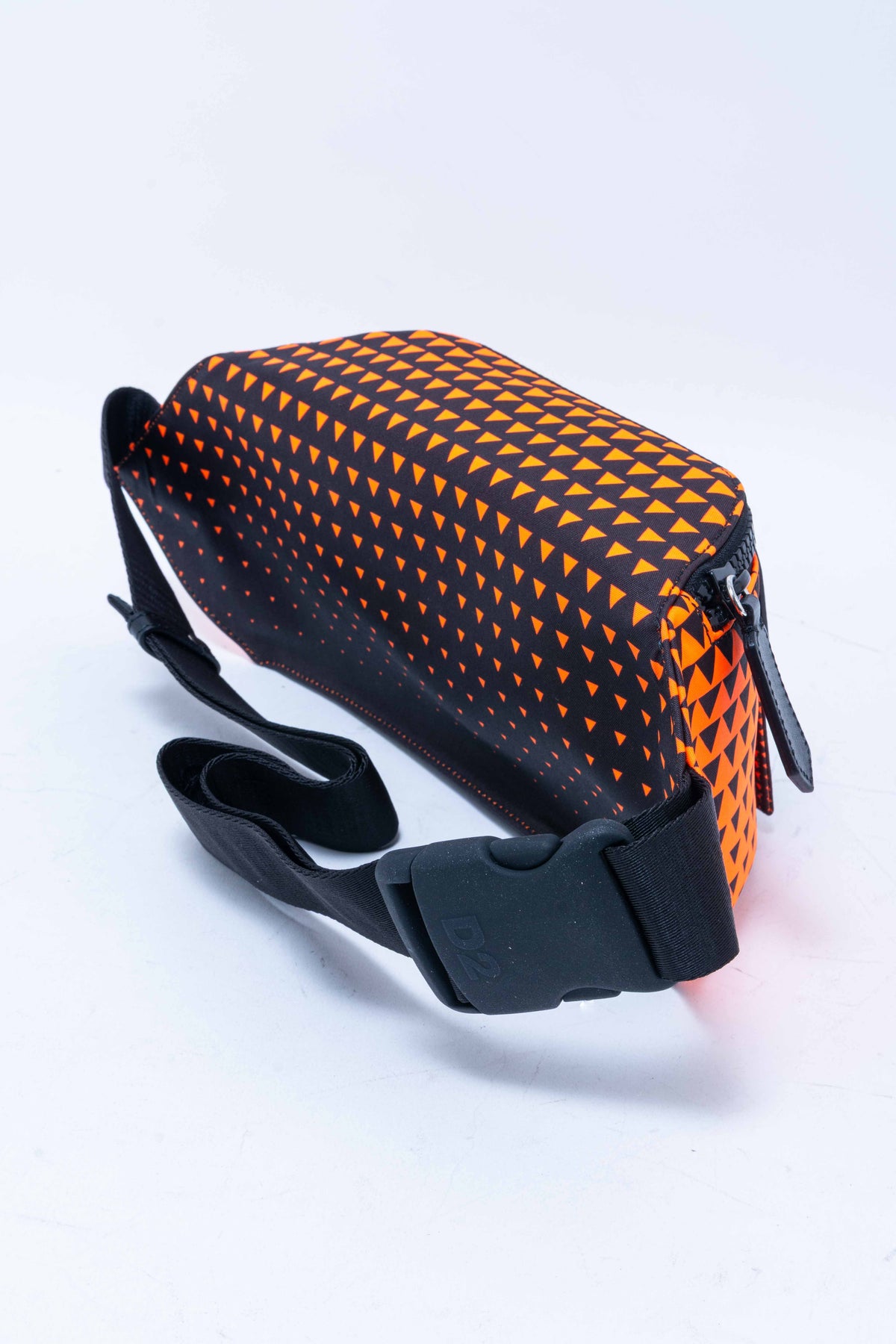 Authentic Dsquared2 Men's Luxury DSQE2 Triangle Print Belt Bag